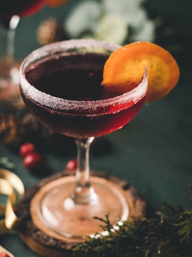 Best Christmas Cranberry Mocktail with Club Soda