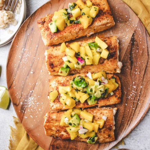 pan seared blackened mahi mahi with mango salsa