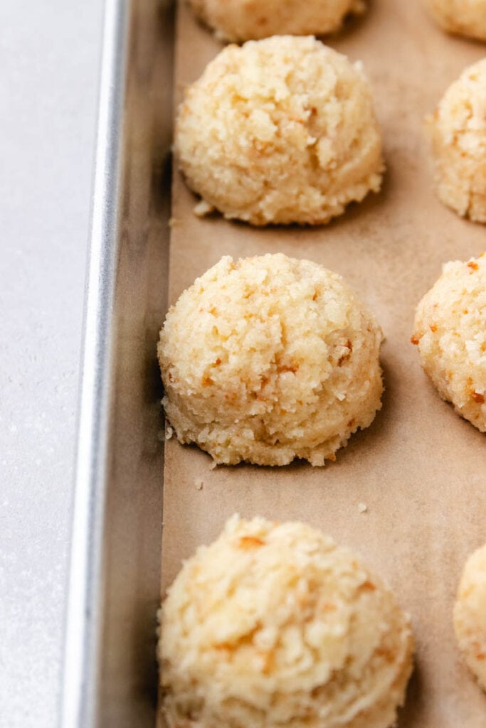 close up ofthe cake balls