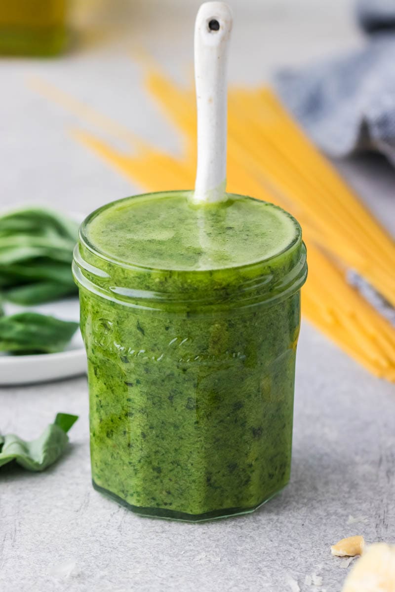 Pesto with avocado oil