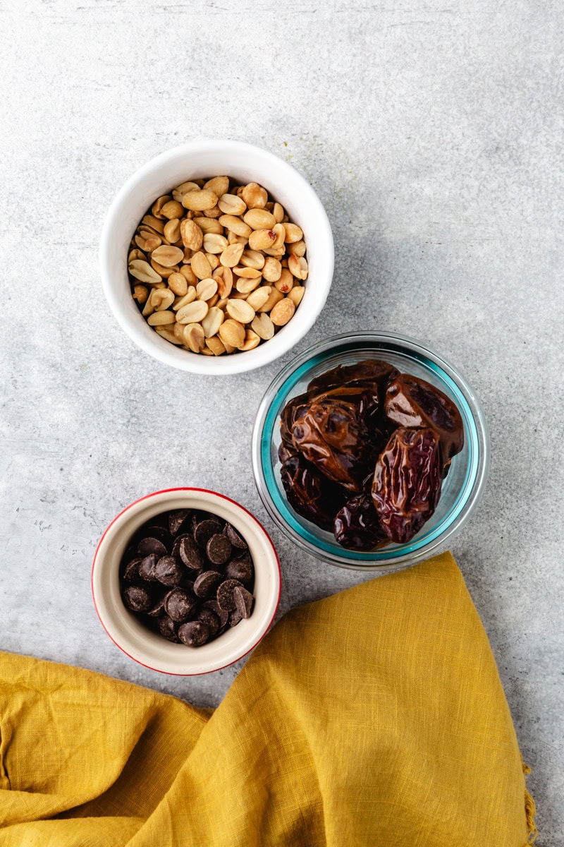 ingredients for dessert dates.