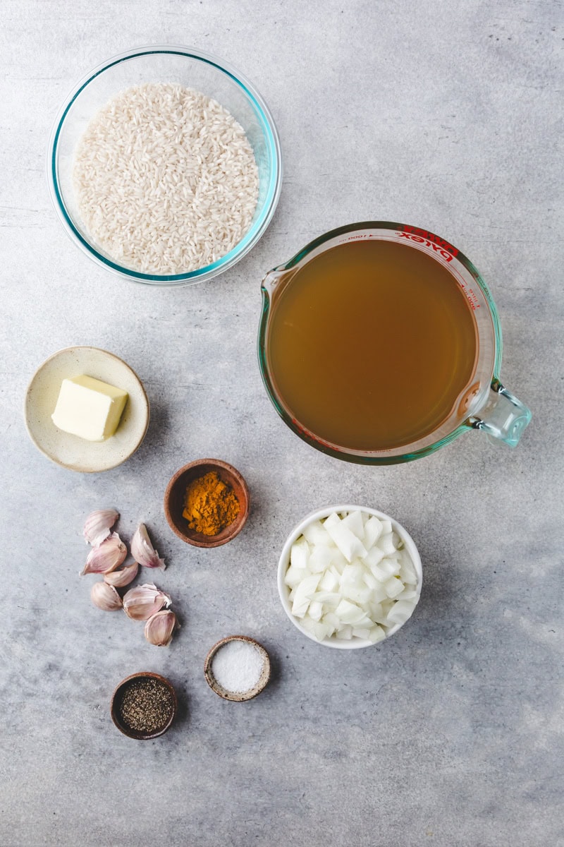 ingredients for garlic and turmeric rice.