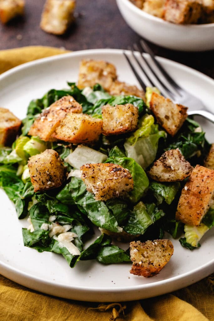 za'atar croutons on salad